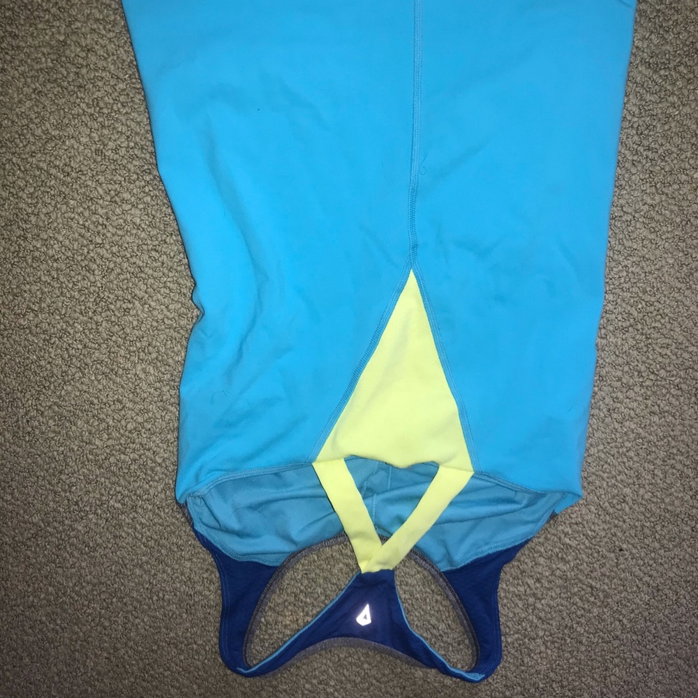kids lululemon top